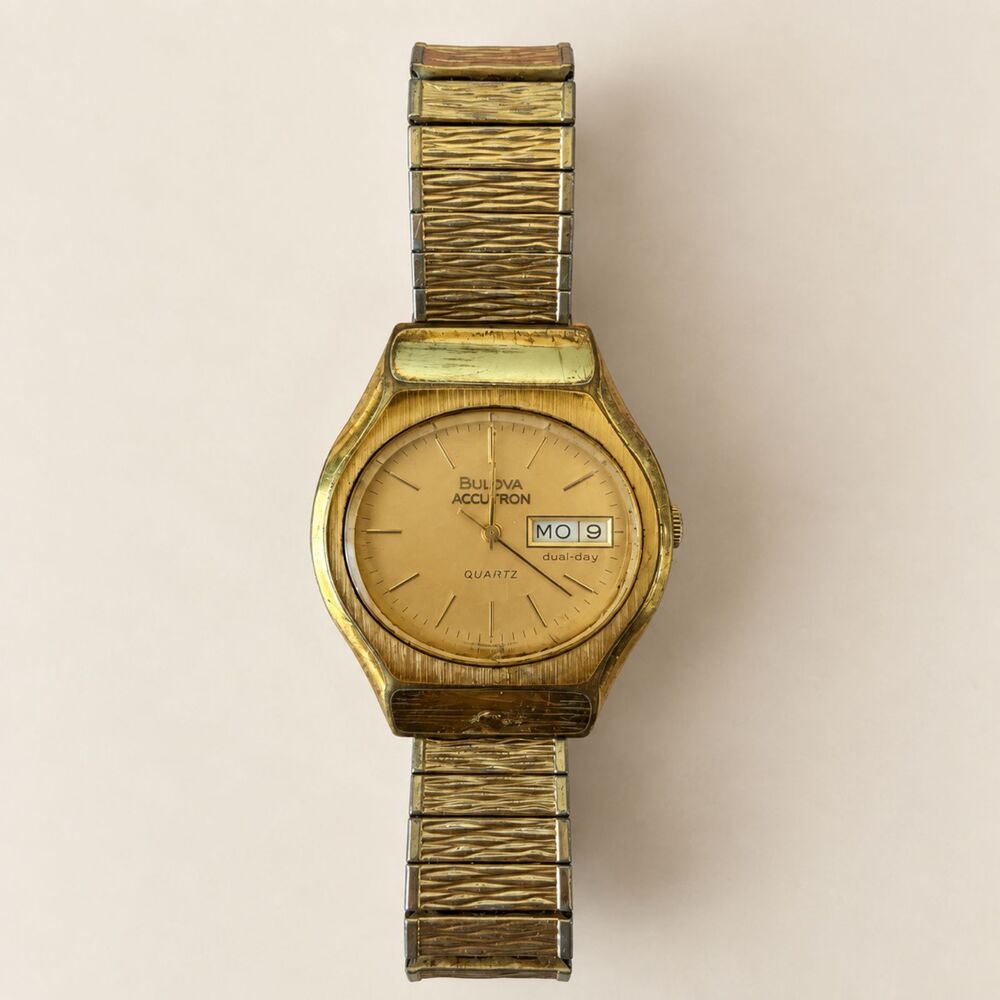 Vintage 1977 Bulova Accutron Quartz Dual-Day Watch N7 – Running – Speidel Band